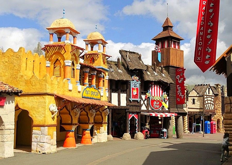 Parc Asterix; Shows, attracties en achtbanen - Reisliefde