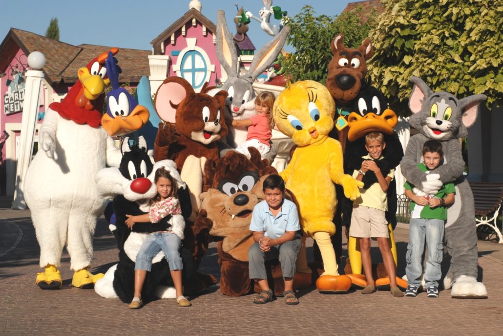 De beroemde cast van Parque Warner Madrid