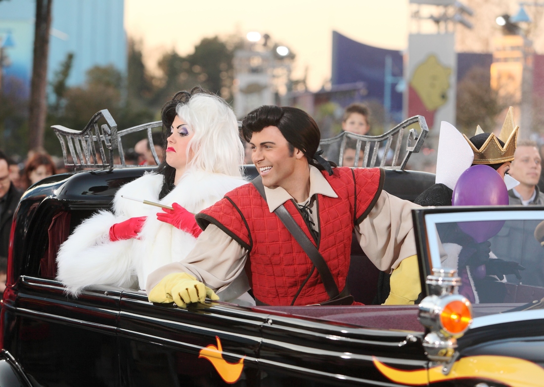 Cruella de Ville en Gaston in Walt Disney Studios - Foto: © Disney