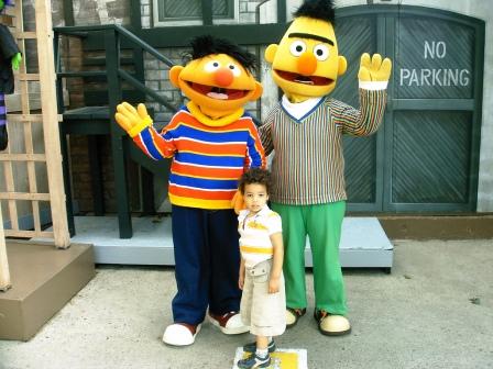Poseren met Bert en Ernie uit Sesamstraat