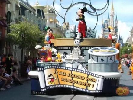 Beeld uit de viral van het Magic Kingdom - Foto: (c) Disney