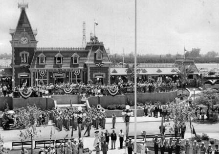 De feestelijke openingsdag van Disneyland