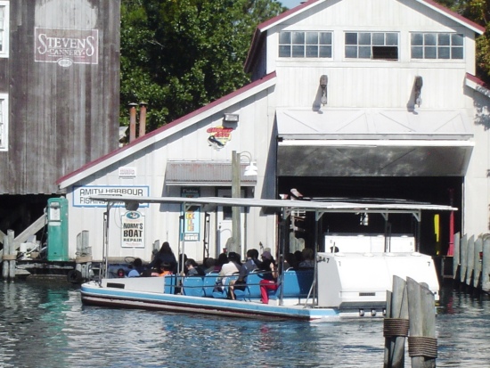 Met de boot naar Jaws in Universal Studios Florida - Foto: Parkplanet