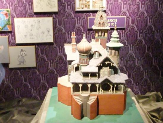 Maquette van Mystic Manor voor Hong Kong Disneyland - Foto: (c) Adri van Esch, Parkplanet