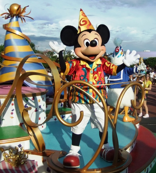 Een feestende Mickey in Walt Disney World - Foto: (c) Adri van Esch