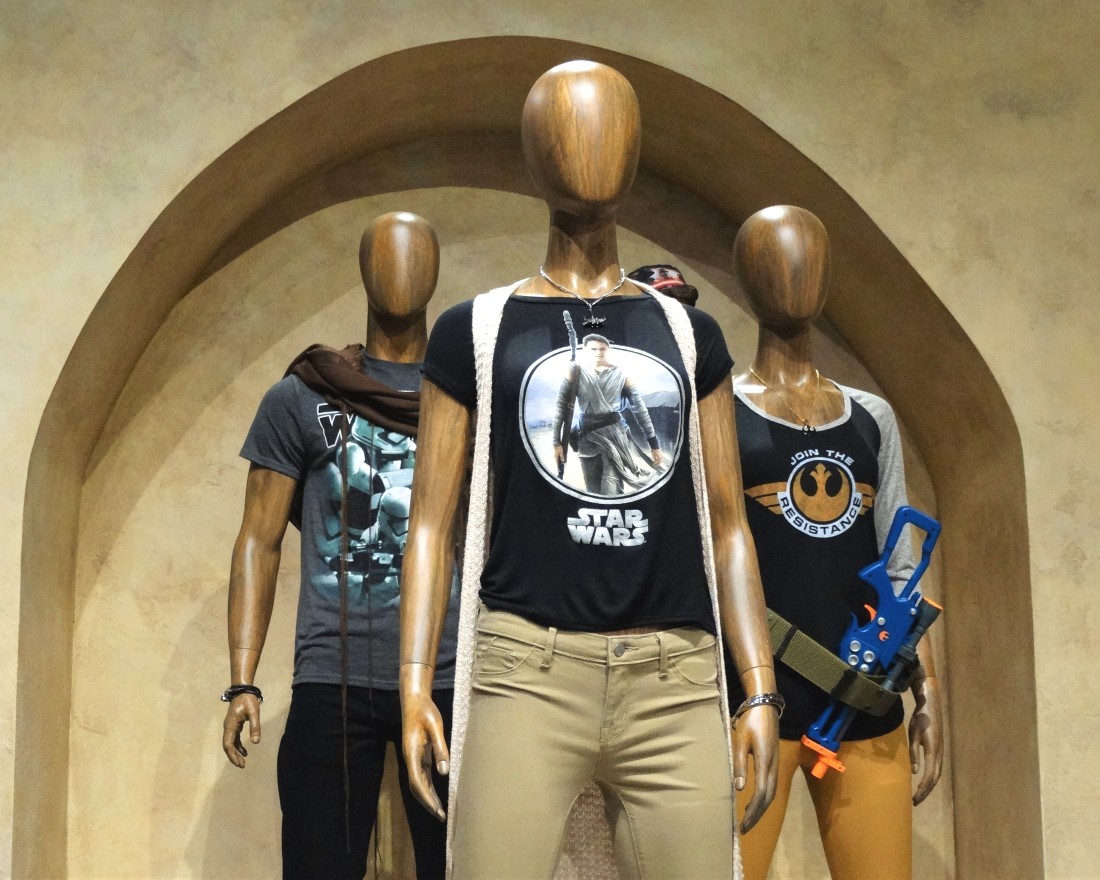 Star Wars T-shirts, te koop in Disney's Hollywood Studios - Foto: © Adri van Esch