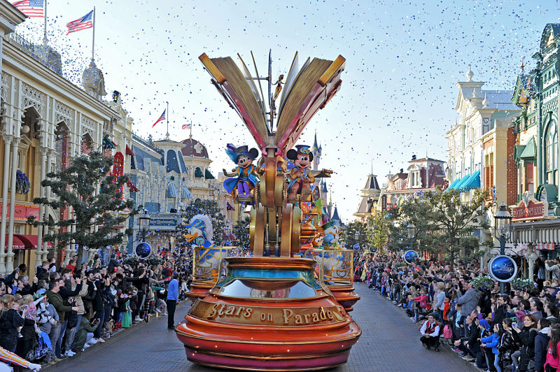 Stars on Parade in Disneyland Paris, met Mickey en Minnie - Foto: © Disney