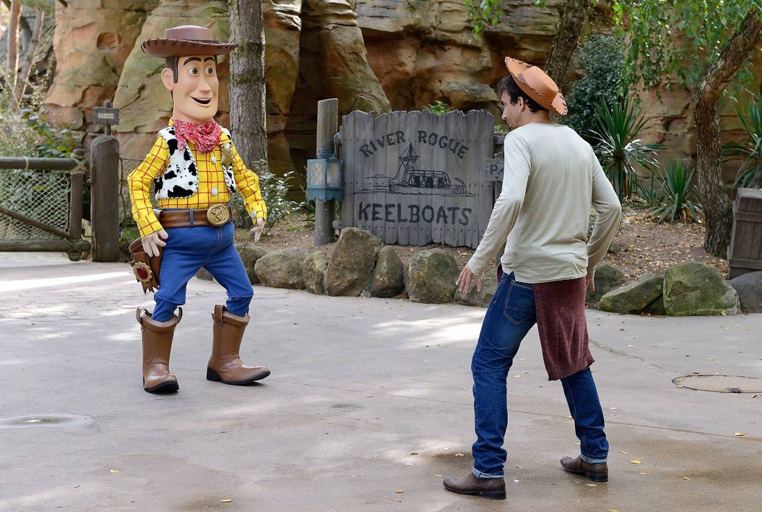 Een duel met Woody in Disneyland Paris - Foto: © Disney
