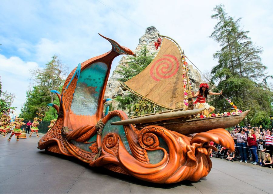 Moana in de parade Magic Happens in Disneyland in Californië - Foto: © Disney (Todd Wawrychuk)