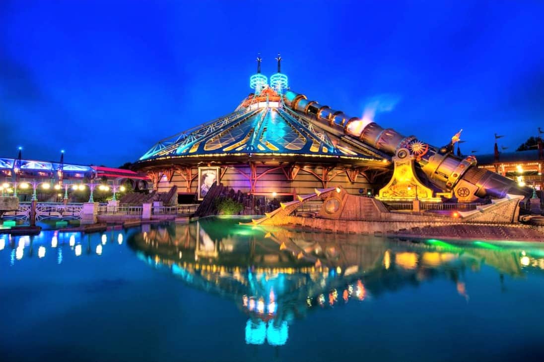 Space Mountain in Disneyland Paris - Foto: © Disney